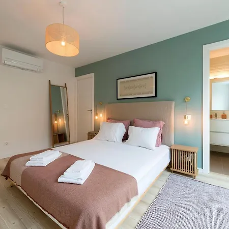 Bombarda Gallery Yard Apartment