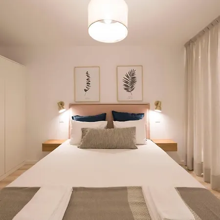 Bombarda Gallery Yard Apartment Porto
